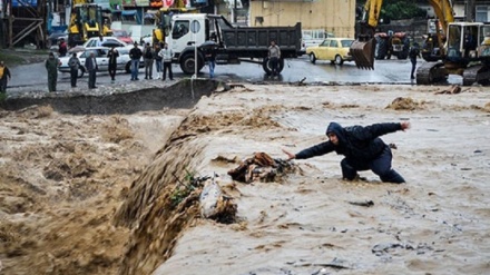 Iran, alluvioni in diverse regioni: sale a 69 bilancio vittime 