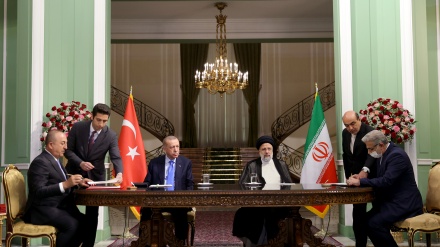 Iran dan Turki Teken Dokumen Kerja Sama (2)