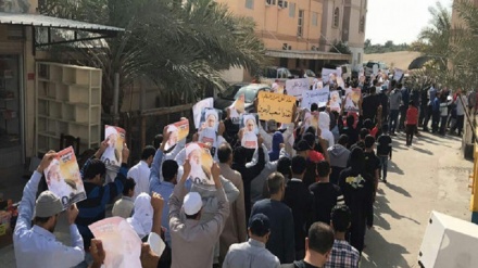 巴林民众反对阿勒哈里发政权进行示威