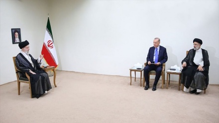 מנהיג המהפכה לנשיא ארדואן: כל התקפה בסוריה תפגע בטורקיה ובאזור כולו