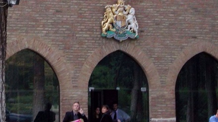 Iran: Sa Majesté saigne! 