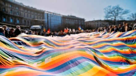 La crisi non 'disarma'. Se i pacifisti salissero al Quirinale...