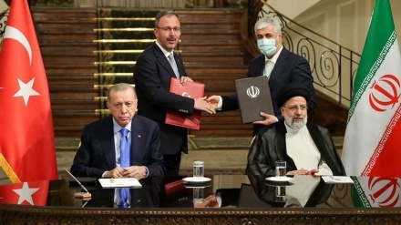 Erdogan në Teheran, dy vendet diskutojnë marrëveshjen e re 25 vjeçare të gazit