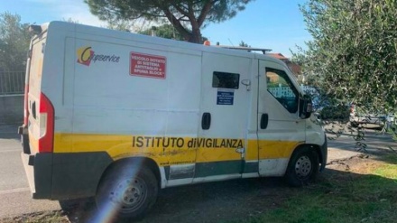 Assalto al furgone portavalori a Roma: 350mila euro il bottino, guardia giurata ferita nella sparatoria
