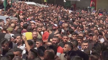 In migliaia ai funerali di 2 giovani palestinesi uccisi in Cisgiordania