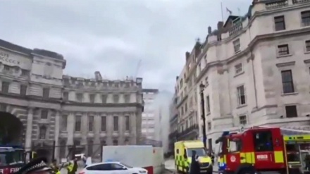 Londra'nın merkezinde korkunç yangın
