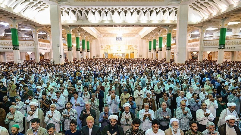 Salat Idul Adha di Haram Suci Sayidah Fatifmah Maksumah sa di Qom, Iran, Minggu (10/8/2022).