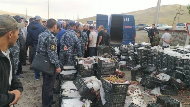 Умдаи маҳсулоти содироти Қирғизистон ба Тоҷикистон низ зуғолсанг будааст