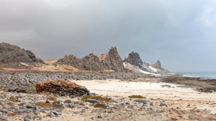 Yemenis being evicted from strategic island to make way for UAE military base 