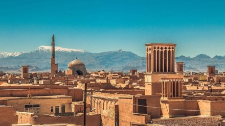 観光客から見たイラン中部の世界的都市ヤズドの建築と芸術の美