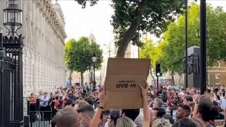 Londra, proteste davanti a Downing Street