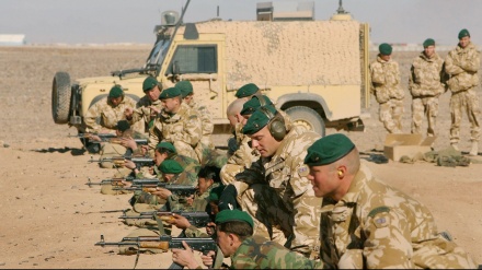 アフガンの政党要員が、同国でのイギリスの犯罪の審理を要請