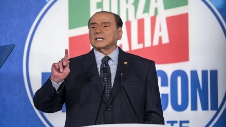 Berlusconi su crisi governo: no a lista unica del Cdx  