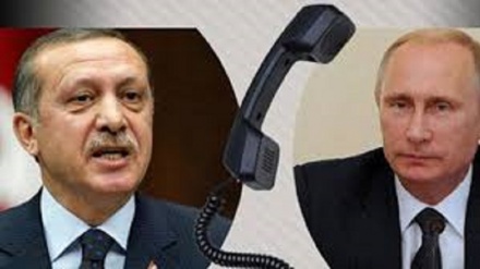 Grano, Erdogan a Putin: Aprire i corridoi nel Mar Nero