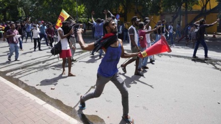 राजपक्षे के त्यागपत्र के बाद श्रीलंका में जश्न, 7 दिन के अंदर नया राष्ट्रपति, बासिल राजपक्षे भी अमेरिका भागे