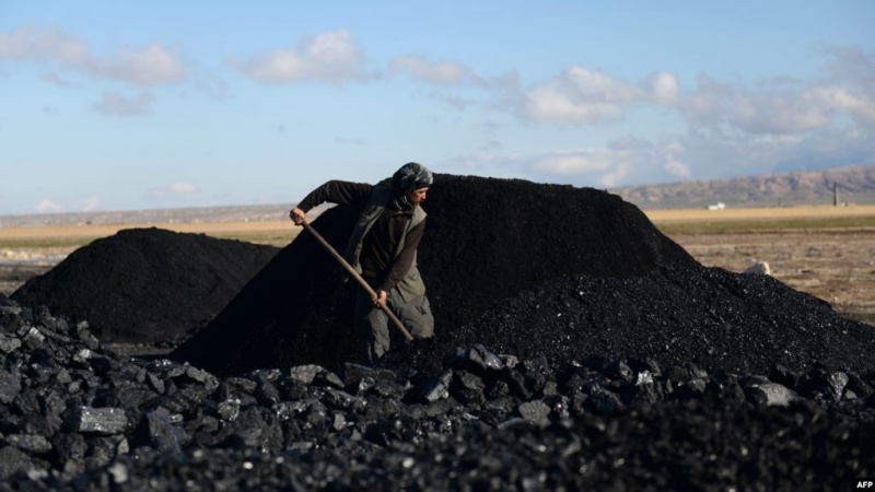 پاکستان واردات زغال سنگ از افغانستان به روپیه را آغاز کرد
