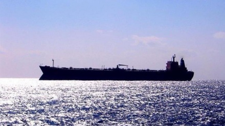 Sa Majesté trafique le pétrole russe! 