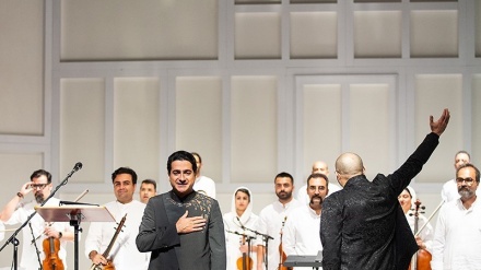 Homayoun Shajarian Gelar Konser di Tehran (1)
