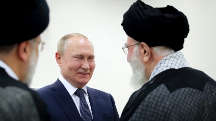 プーチン氏、「ウクライナ問題での西側の行動にやむなく反応」　イラン最高指導者との会談で