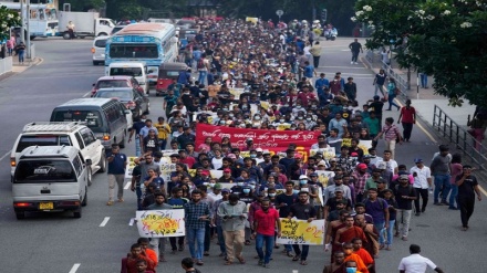 श्रीलंका के फिर शुरू हुए प्रदर्शन, टेक्स बढ़ने के विरोध में लोग सड़को पर