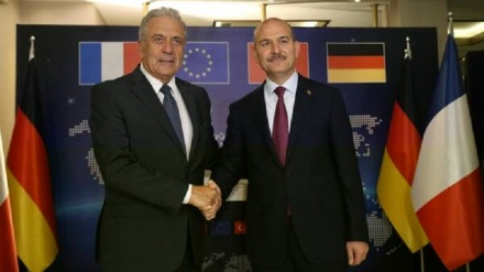 Migranti: Ankara, necessario aggiornare accordo con Ue