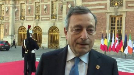 Italia, Draghi: il governo non rischia