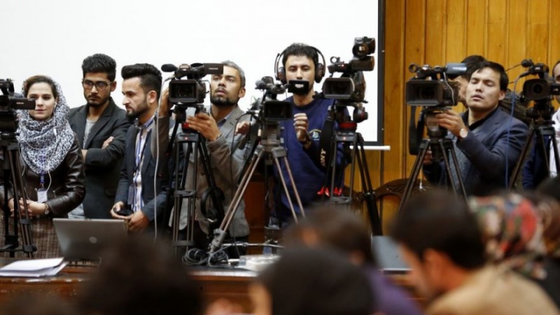 مرکز خبرنگاران افغانستان: خبرنگاران بازداشتی آزاد و محدودیت ها برداشته شوند