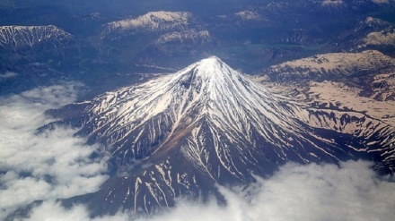 قله دماوند از نمای نزدیک