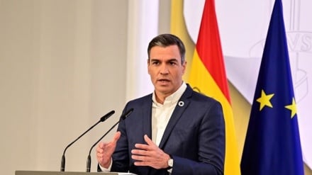 Spagna, appello del premier Sanchez: 