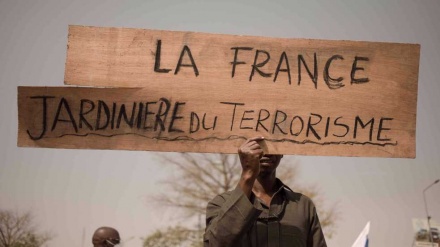 Mali accusa la Francia di armare i terroristi
