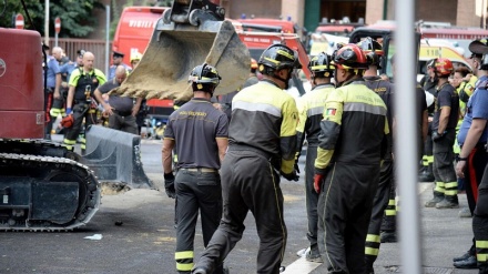 Roma: scavano tunnel, restano incastrati