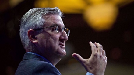 US governor meets Taiwan president after China drills amid escalating tensions