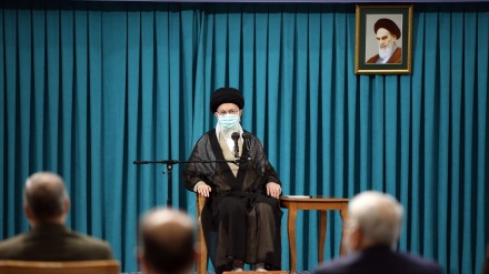 イラン最高指導者、「全ての出来事において、市民が革命の経緯の主役」