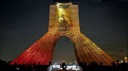 (FOTO DEL GIORNO) Torre Azadi, la sera di Ashura