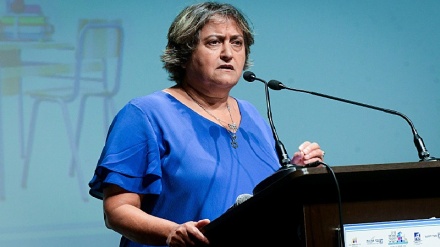 מזכ