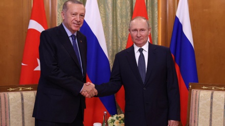 ロシアとトルコが、相互間取引からの米ドル排除を開始