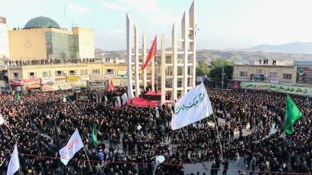 Iranianët kremtojnë ditën e Tasuas për nder të Imam Huseinit