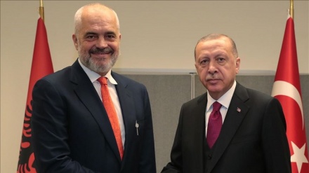 Kryeministri Edi Rama uron Erdogan për fitoren e zgjedhjeve