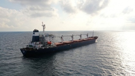 Papa, tahıl yüklü gemilerin Ukrayna'dan yola çıkmasını memnuniyetle karşıladı