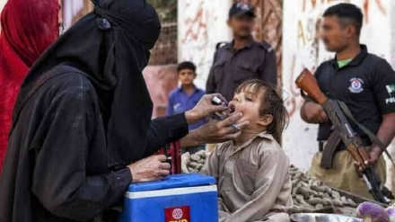 په پاکستان کې د ماشومانو د ګوځڼ واکسینشن ټیم دوه ساتونکي ووژل شول
