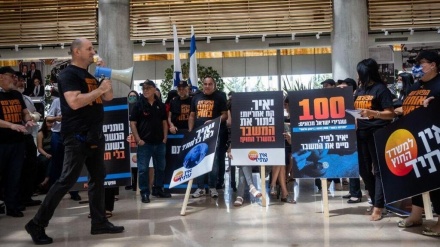 עובדי משרד החוץ של ישראל מתכננים לפגוע בהגעתו של לפיד לאו