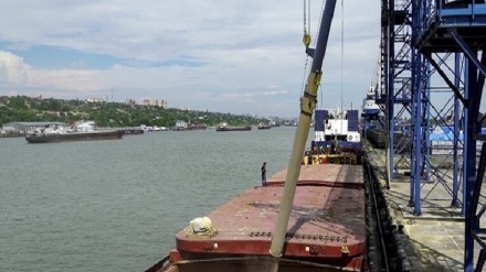 Libano: nave Laodicea lascia porto di Tripoli