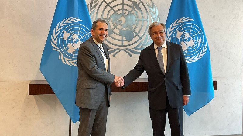 Dubes RII untuk PBB Majid Takht Ravanchi dan Sekjen PBB Antonio Guterres (kana).