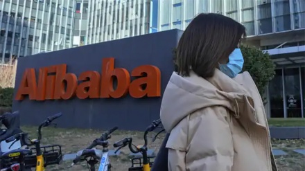 10 हजार लोगों को नौकरी से निकाल दिया गया