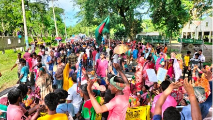 শ্রীমঙ্গলে ঢাকা-সিলেট আঞ্চলিক মহাসড়ক অবরোধ করে চা-শ্রমিকদের বিক্ষোভ