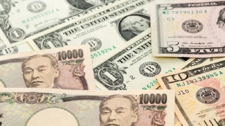 東京市場で円急落、１３２円台前半＝日銀総裁人事巡る思惑で