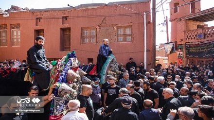 (FOTO) Muharram nel viallggio Abyaneh - 2