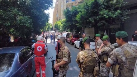 Libano, entra in banca e prende ostaggi a Beirut 