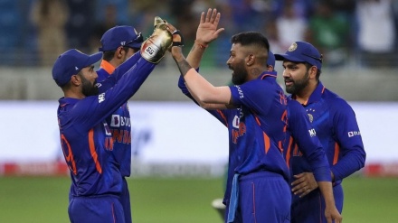 এশিয়া কাপ: রোমাঞ্চকর লড়াইয়ে পাকিস্তানকে হারাল ভারত