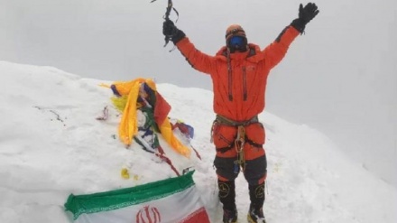 قدردانی شهروندان افغانستانی از کوهنورد فداکار ایرانی